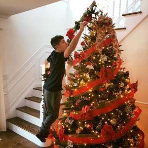 Meet your Posher, April